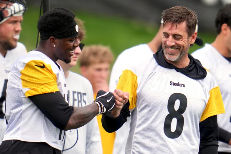 Rodgers wishes Steelers-Packers exhibition was in Green Bay